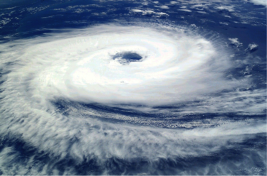【台風体験談】巨大台風の恐怖：通過後に起こった停電、断水との闘い